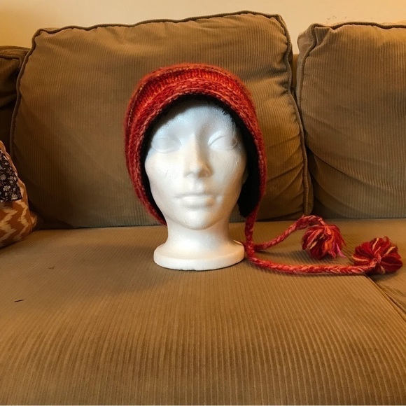 𝅺KYBER knitted winter hat/ toque.  Shades of red and orange.  Made in Nepal. - Picture 2 of 8